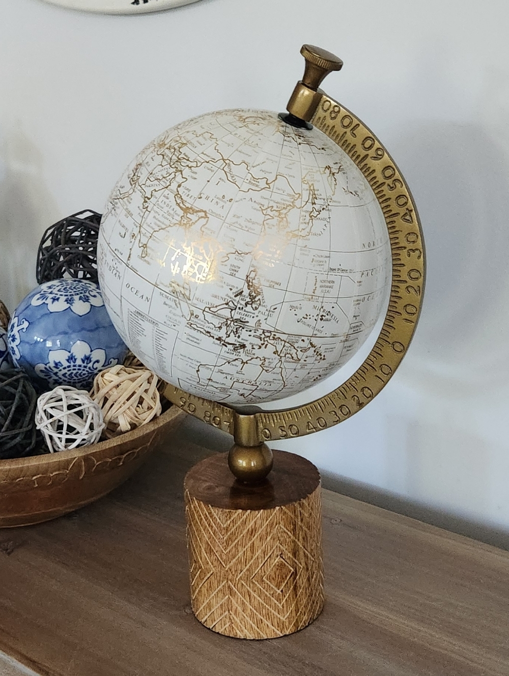 ​🌎 Elegant White & Gold Decorative Desktop Globe 15 Inches Tall Executive Look - Picture 9 of 16